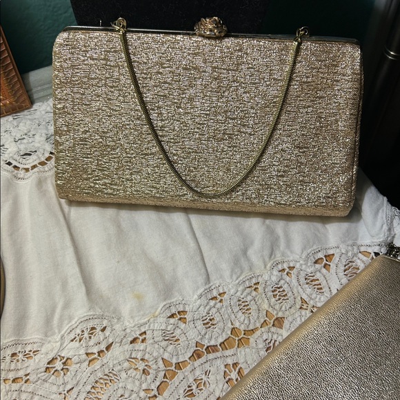 Vintage Gold Textured Evening Clutch with Chain - Picture 3 of 4